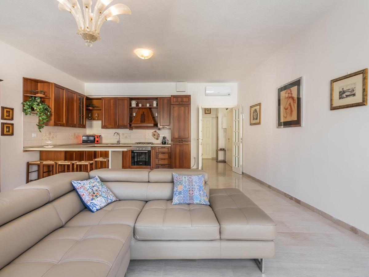 Apartment On Shopping Street Кальяри Экстерьер фото