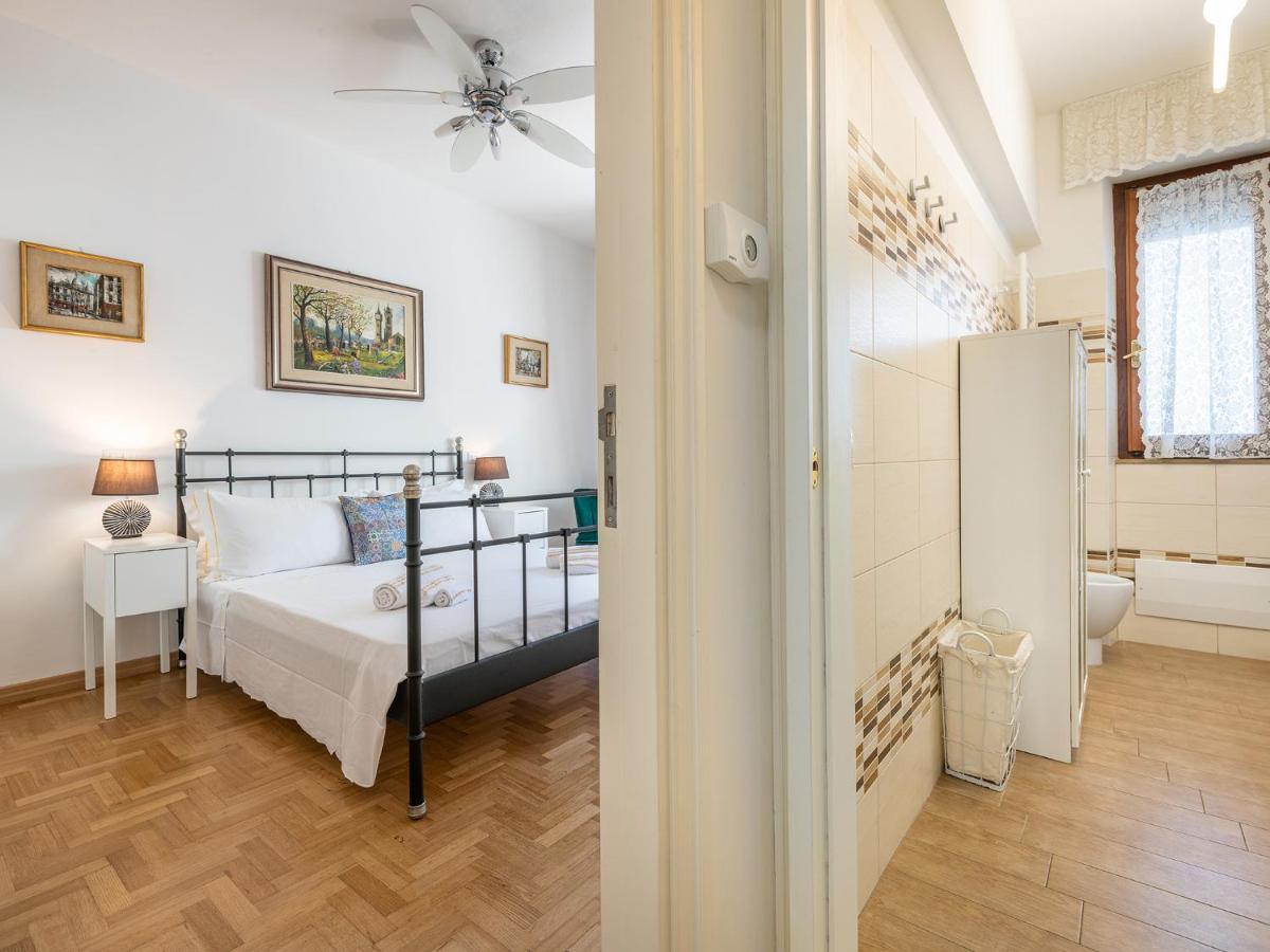 Apartment On Shopping Street Кальяри Экстерьер фото