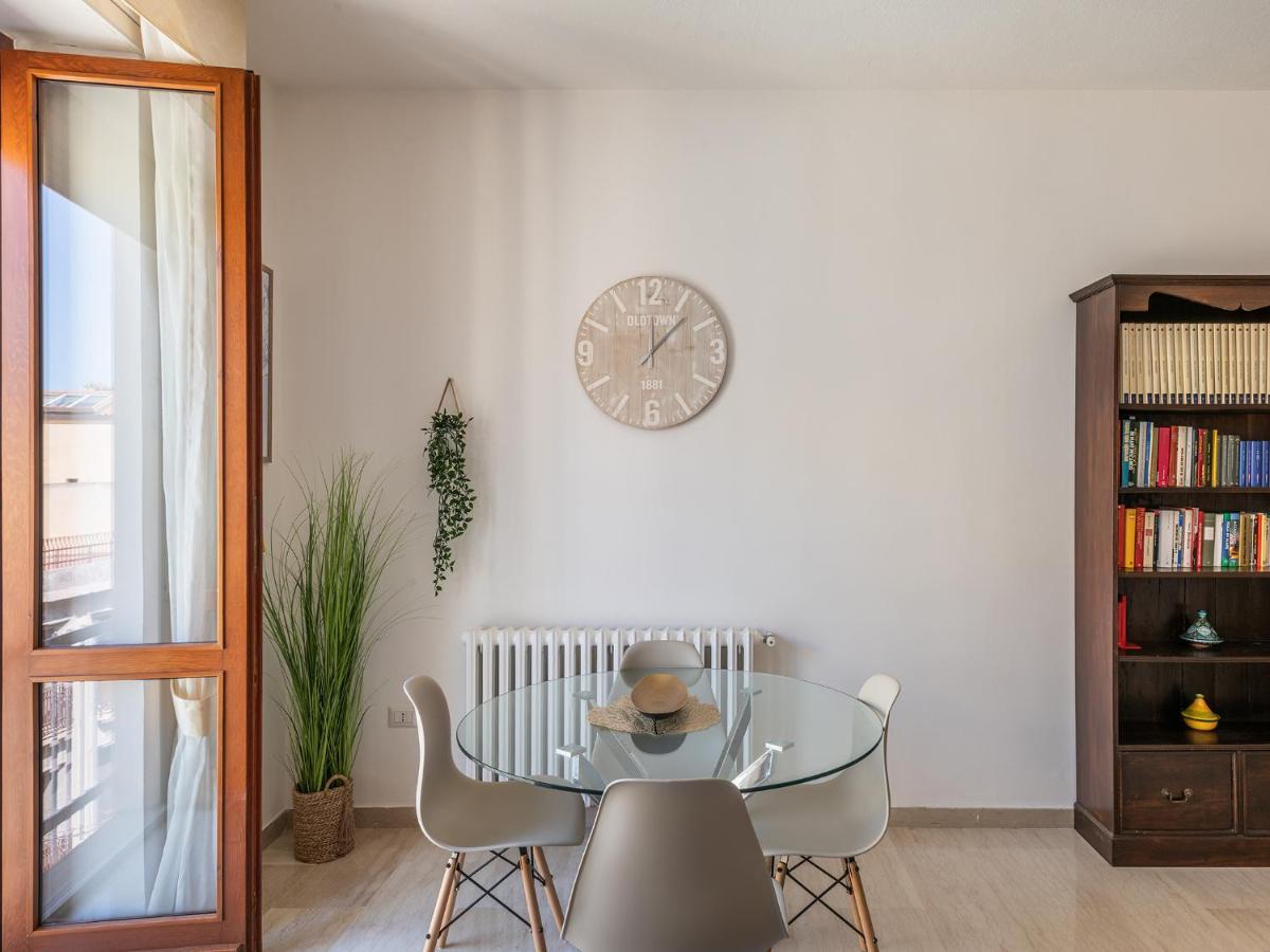 Apartment On Shopping Street Кальяри Экстерьер фото